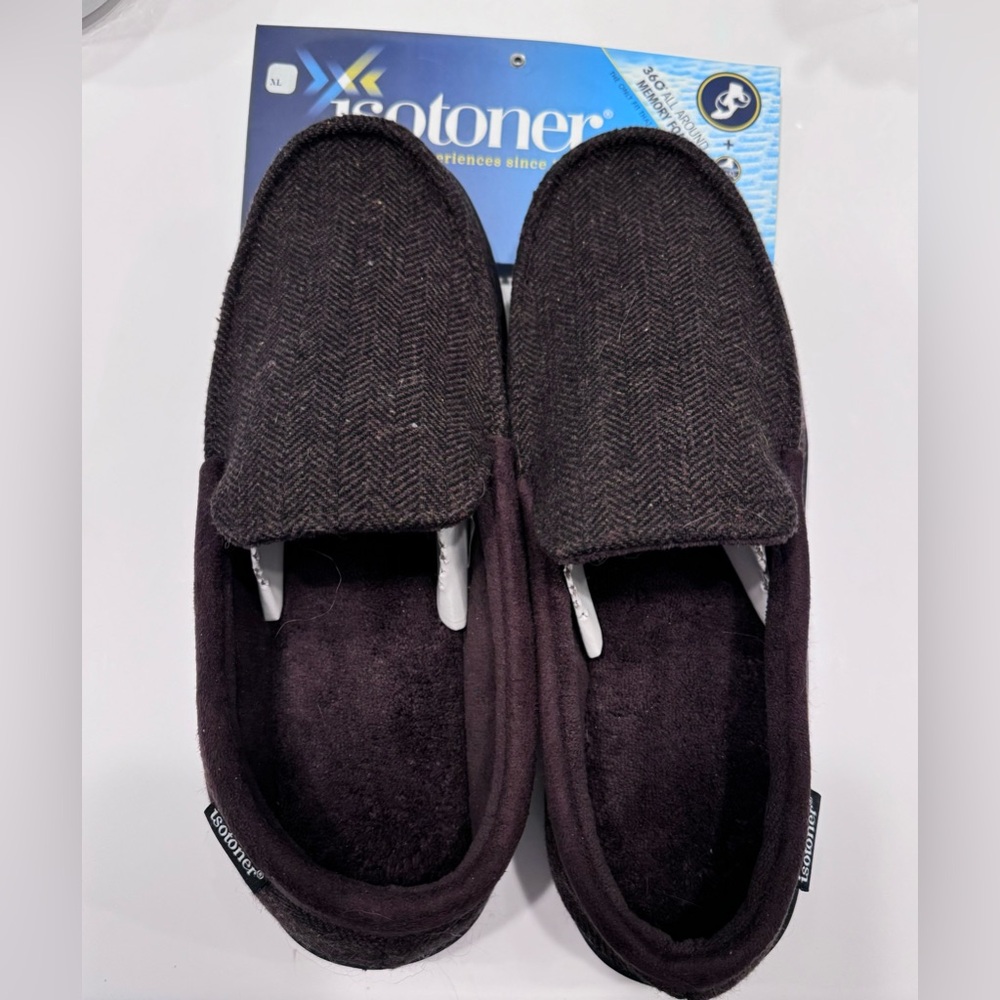 Men’s NWT XL Isotoner Slippers
